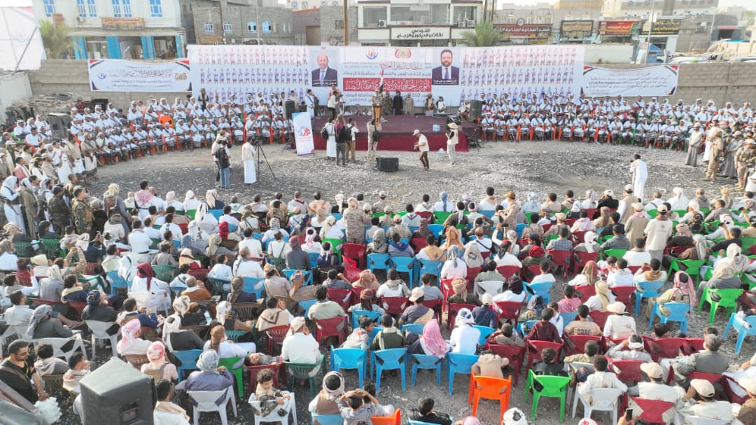 260 عريسًا وعروسًا من أبناء البيضاء يحتفلون بزفافهم في عرس جماعي بمأرب